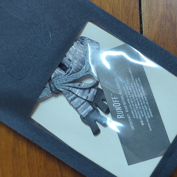 Nite Ize Waterproof Phone Pouch - Picture 7 of 13